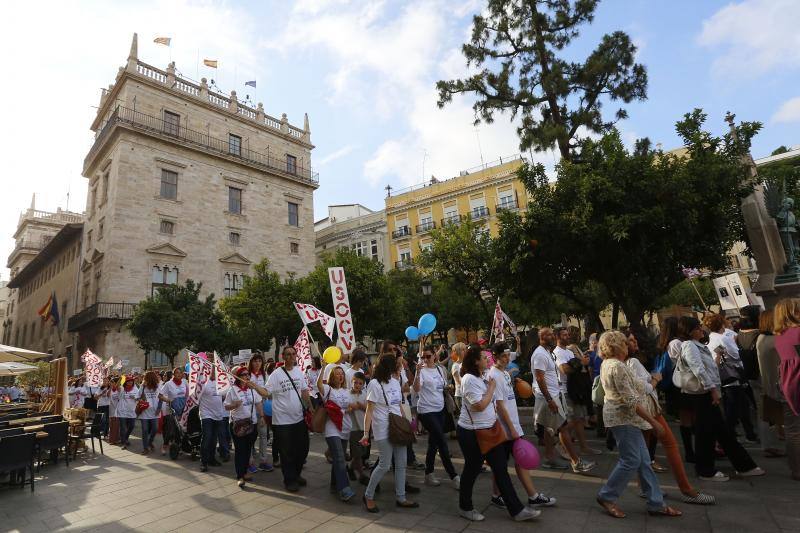 Una cadena humana en Valencia por la libertad educativa