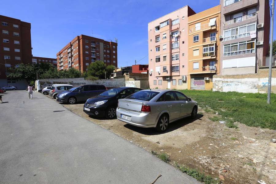 Fotos de la falta de limpieza en Torrefiel, Tres Forques, Malvarrosa y Fuente de San Luis