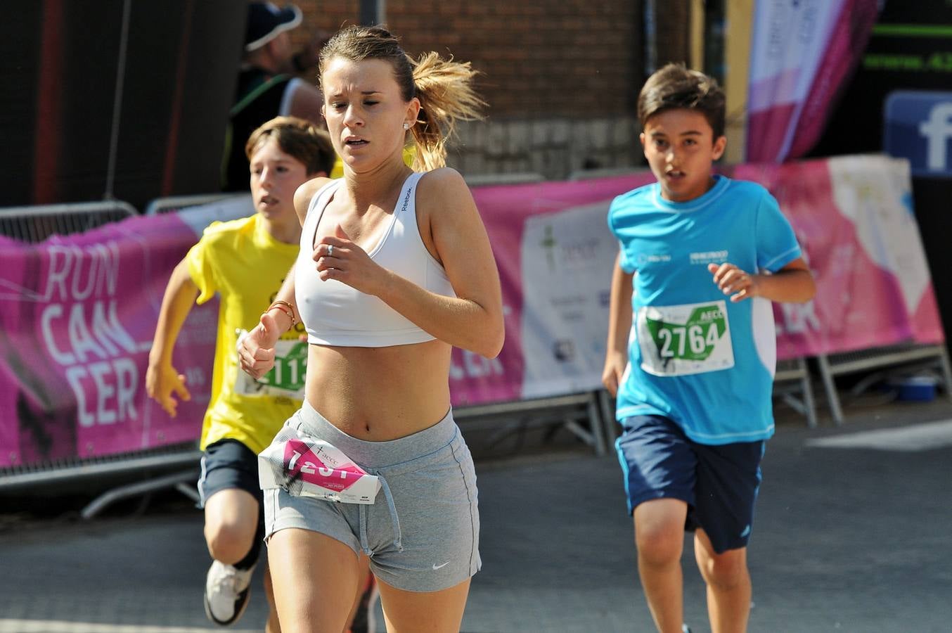 Fotos de la VI Carrera Solidaria Rocafort contra el Cáncer