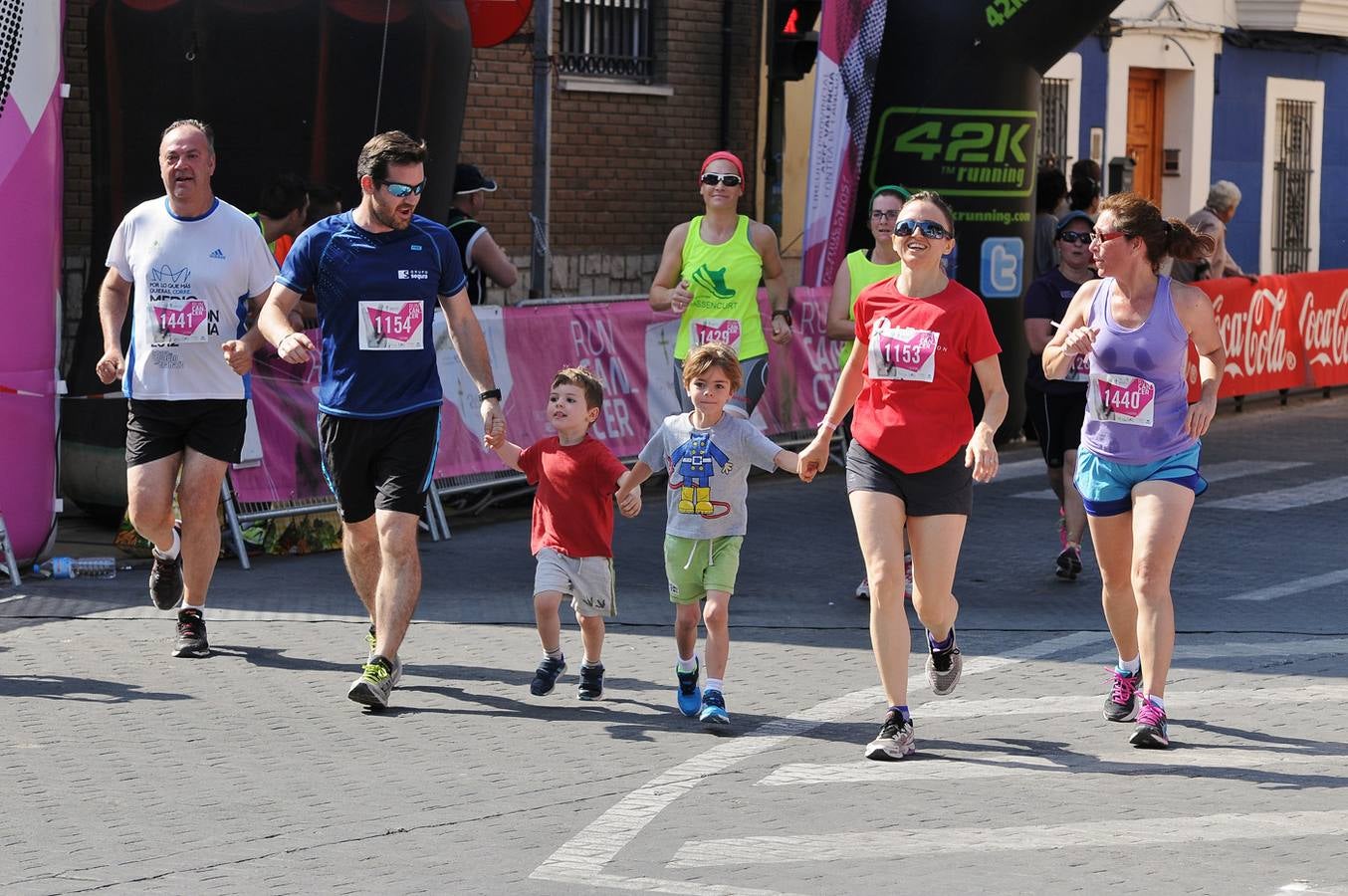 Fotos de la VI Carrera Solidaria Rocafort contra el Cáncer