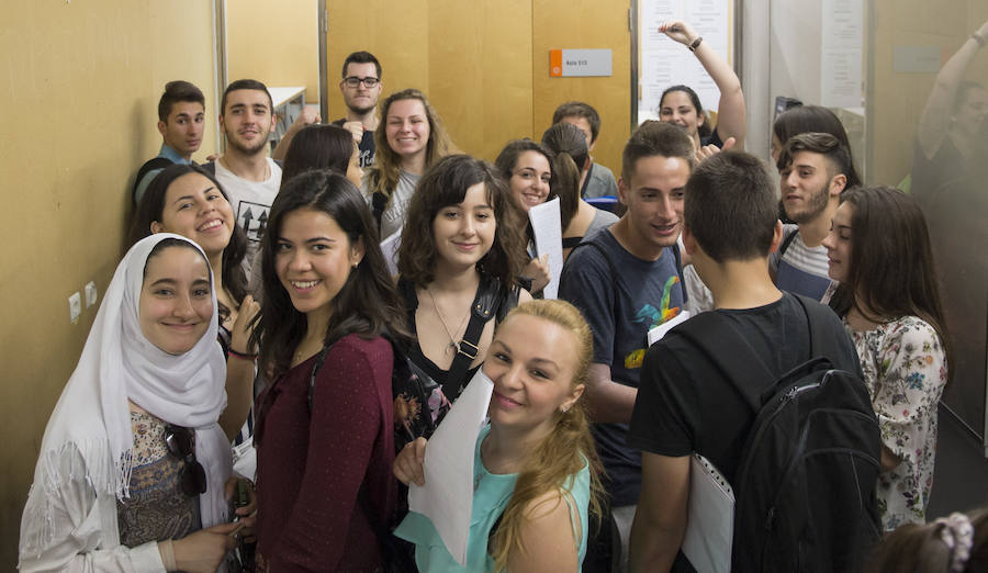 Fotos del inicio de las pruebas de acceso a la universidad en la Universitat Politècnica de València