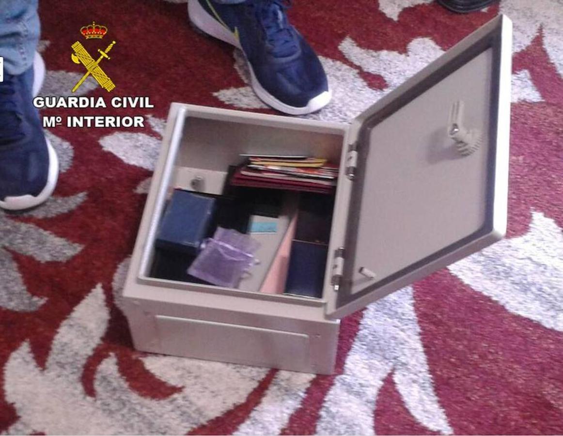 Fotos de la residencia ilegal desmantelada en Santa Pola