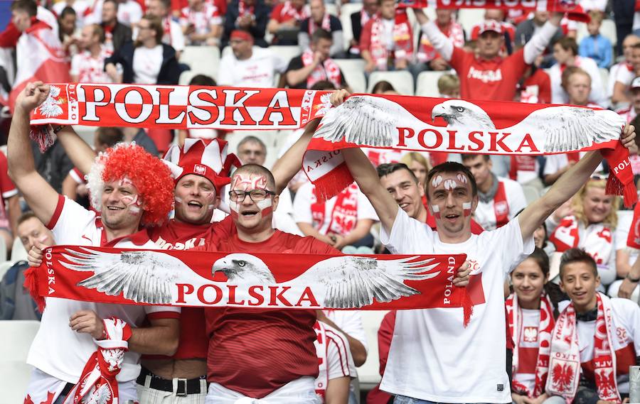 Fotos de las aficiones de Alemania y Polonia