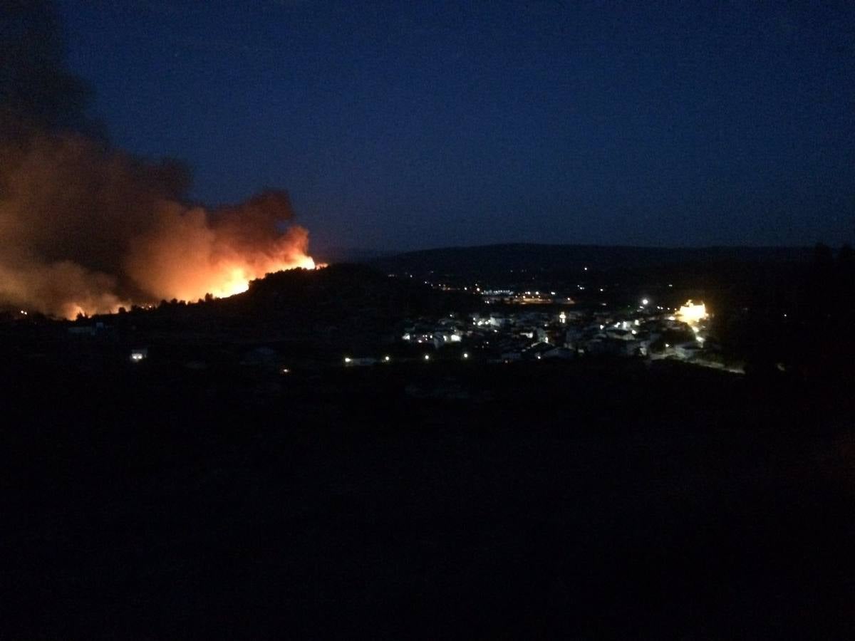 Fotos del incendio en Bolbaite, Chella, Anna, Cotes y Sellent