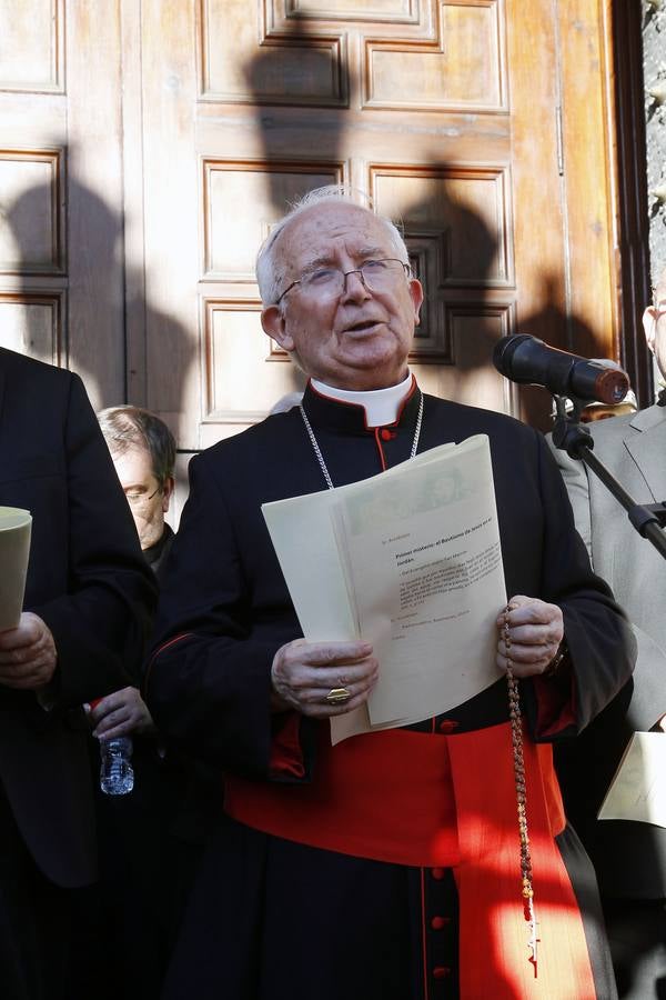 Fotos del apoyo masivo de los valencianos al acto de desagravio a la Mare de Déu