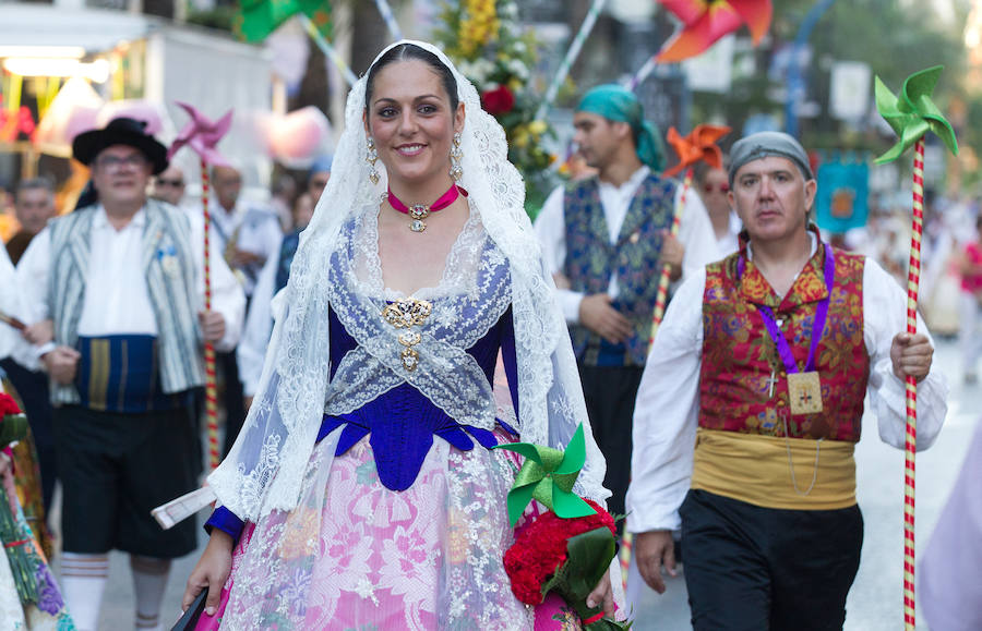 Primer día de ofrenda de Flores a la Virgen del Remedio