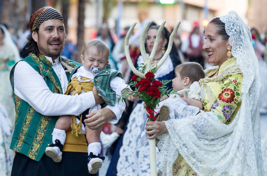 Primer día de ofrenda de Flores a la Virgen del Remedio