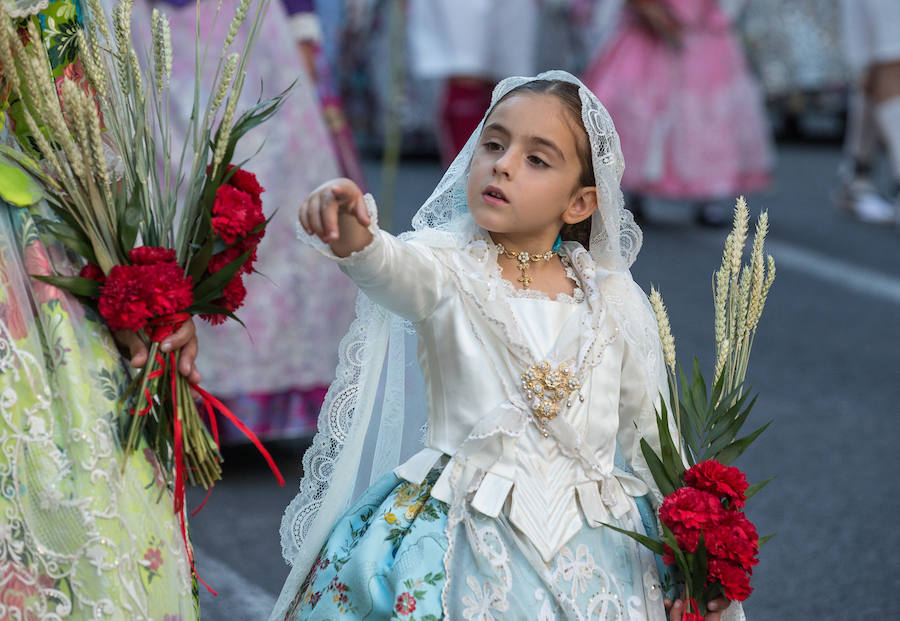 Segunda jornada de Ofrenda de Flores a la Virgen del Remedio