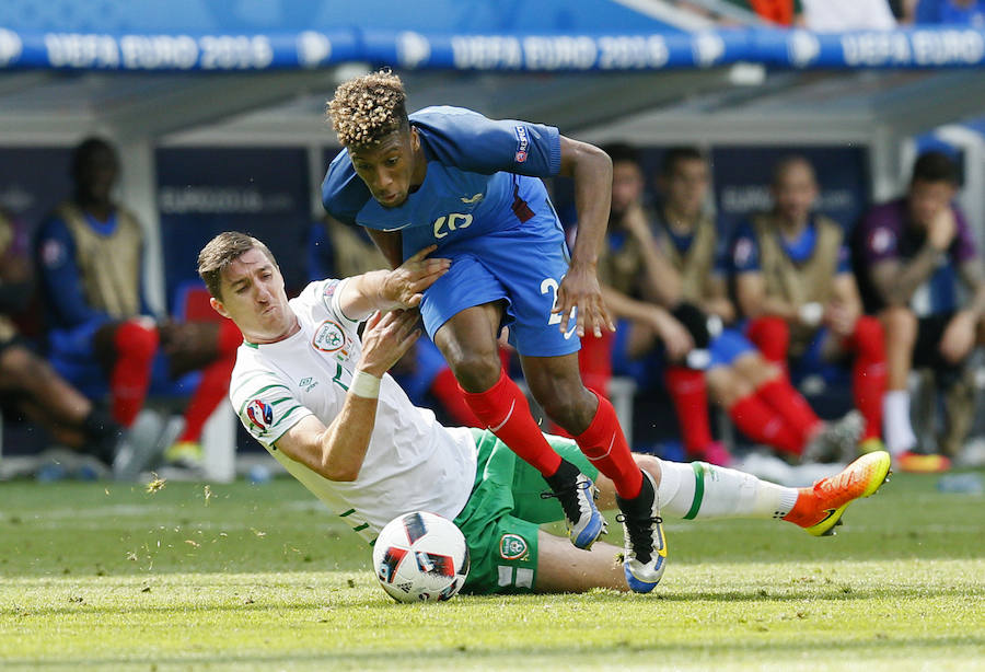 Francia vence a Irlanda