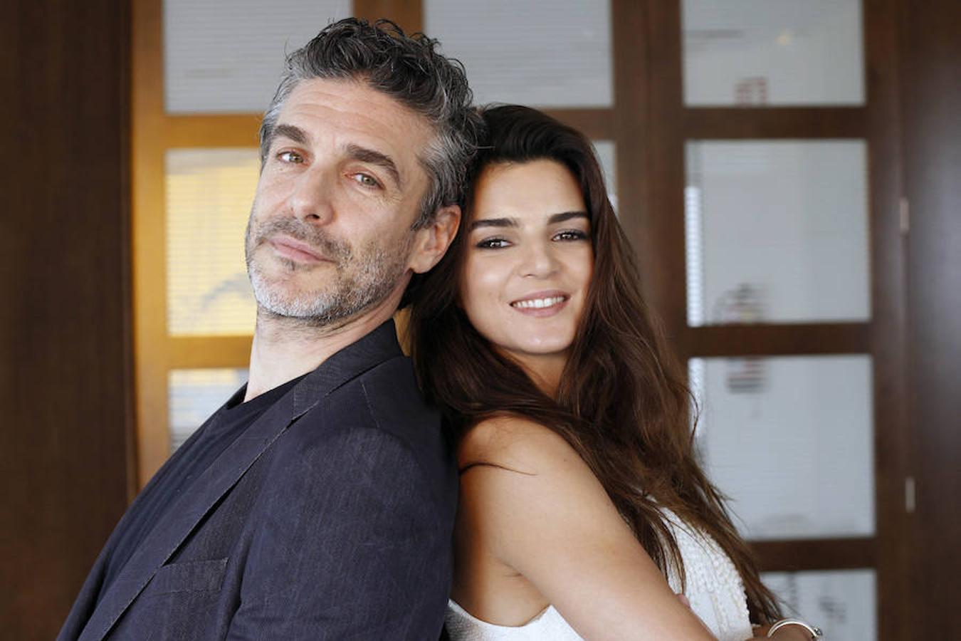 Leonardo Sbaraglia y Clara Lago.