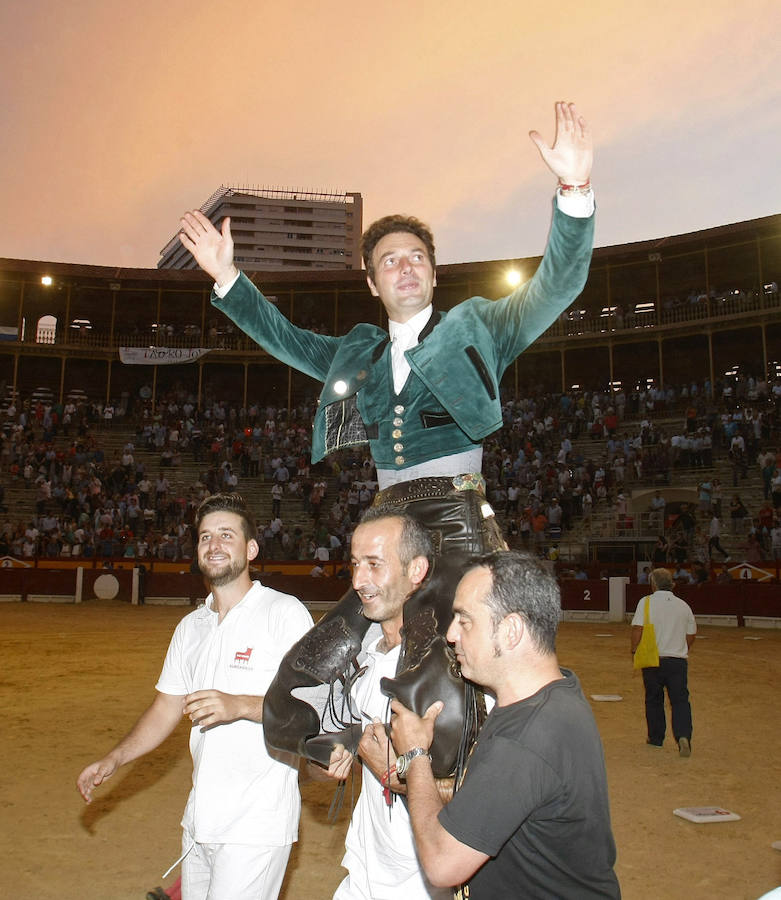 Andy y su cuadra asombran en la Plaza de Toros de Alicante