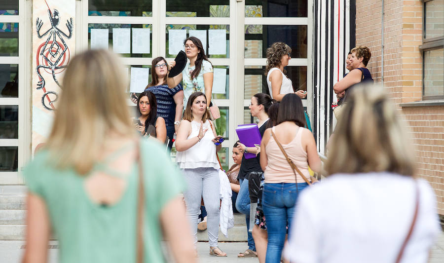 Opositores a docentes en el IES Playa de San Juan