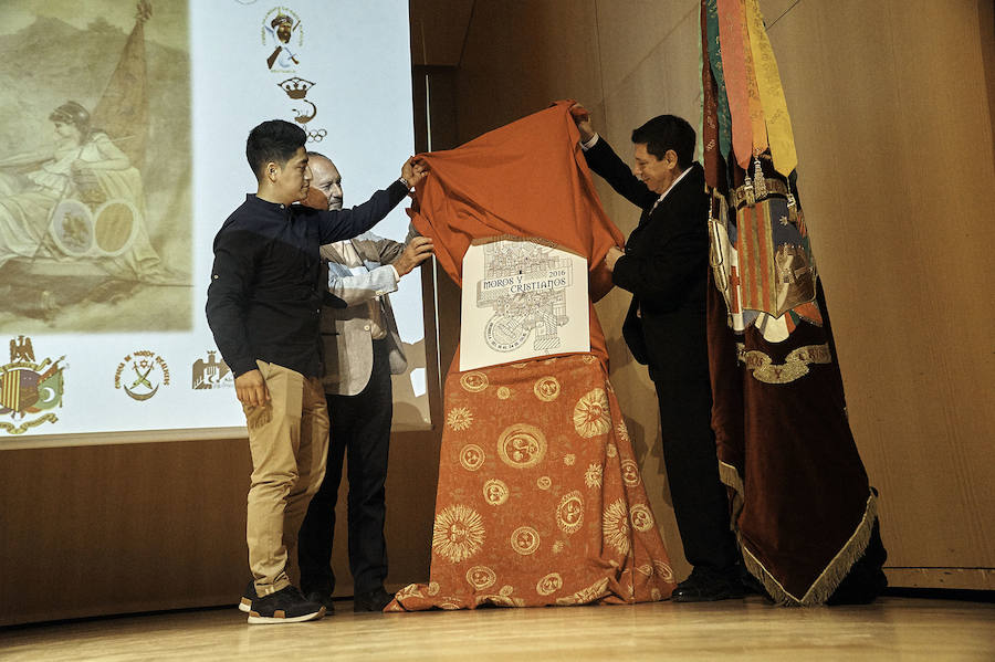 Presentación de la revista de Moros y Cristianos de Orihuela