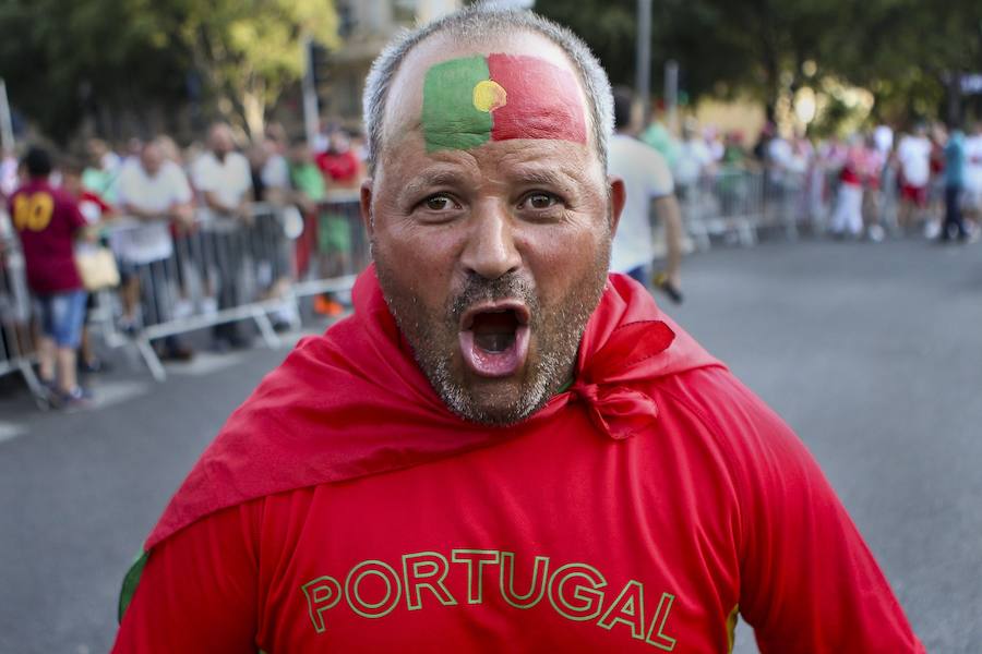 Fotos de los aficionados de Polonia y Portugal