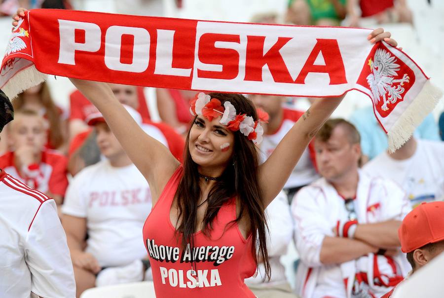 Fotos de los aficionados de Polonia y Portugal