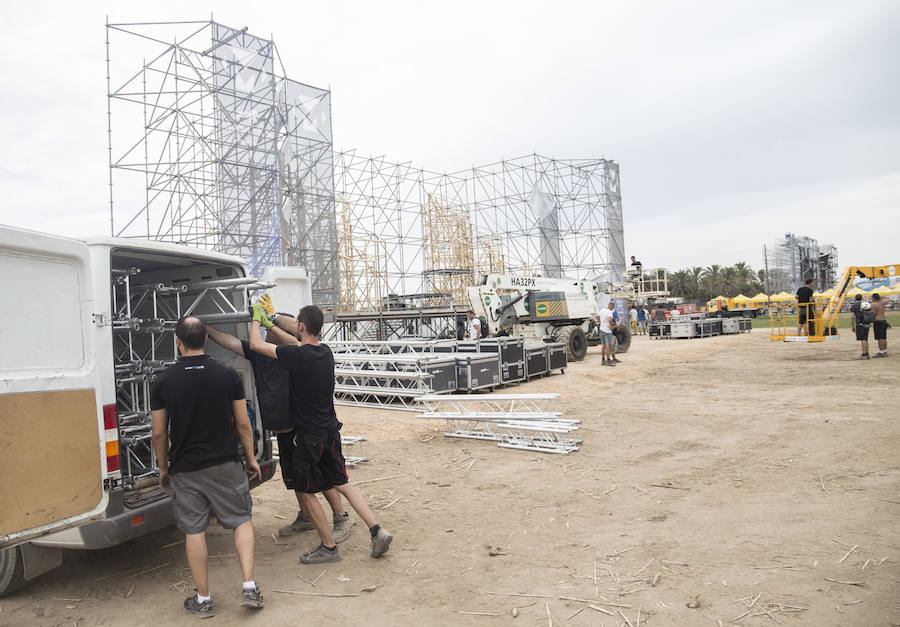 Fotos del montaje suspendido del festival Marenostrum