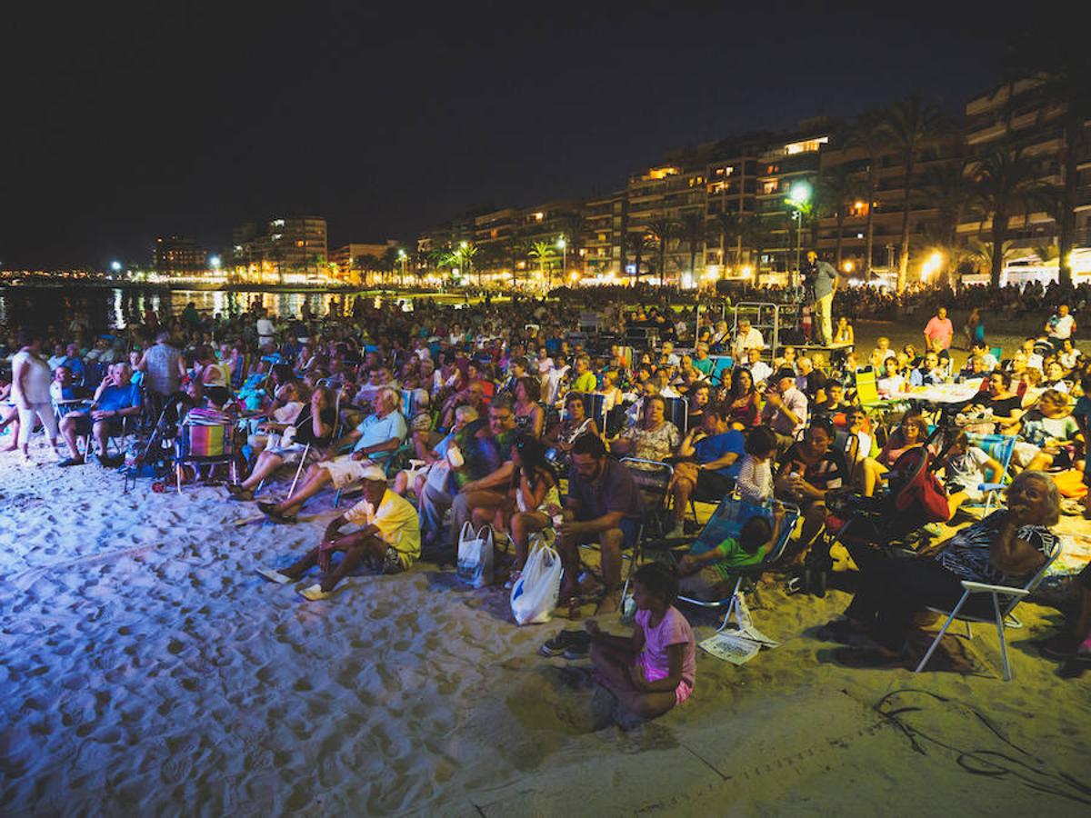 Nueve mil almas a ritmo de Habaneras en Torrevieja