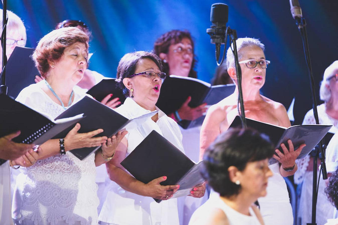 Nueve mil almas a ritmo de Habaneras en Torrevieja