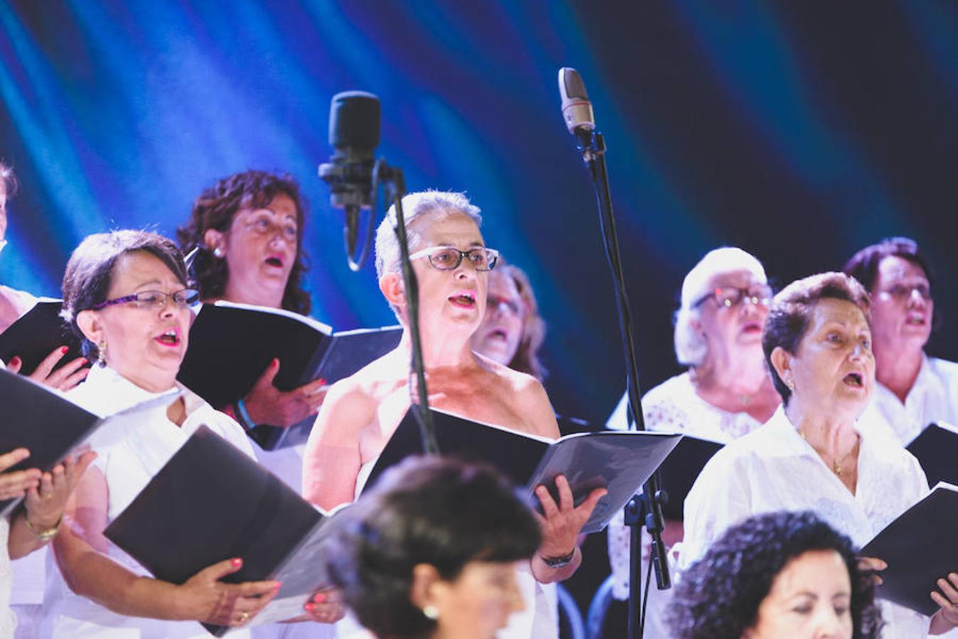 Nueve mil almas a ritmo de Habaneras en Torrevieja