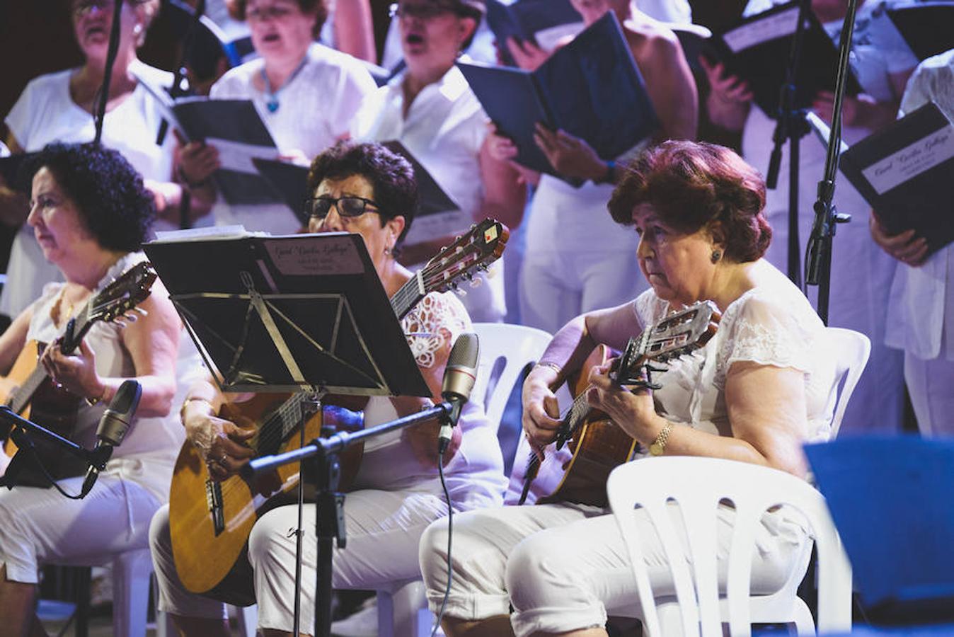 Nueve mil almas a ritmo de Habaneras en Torrevieja