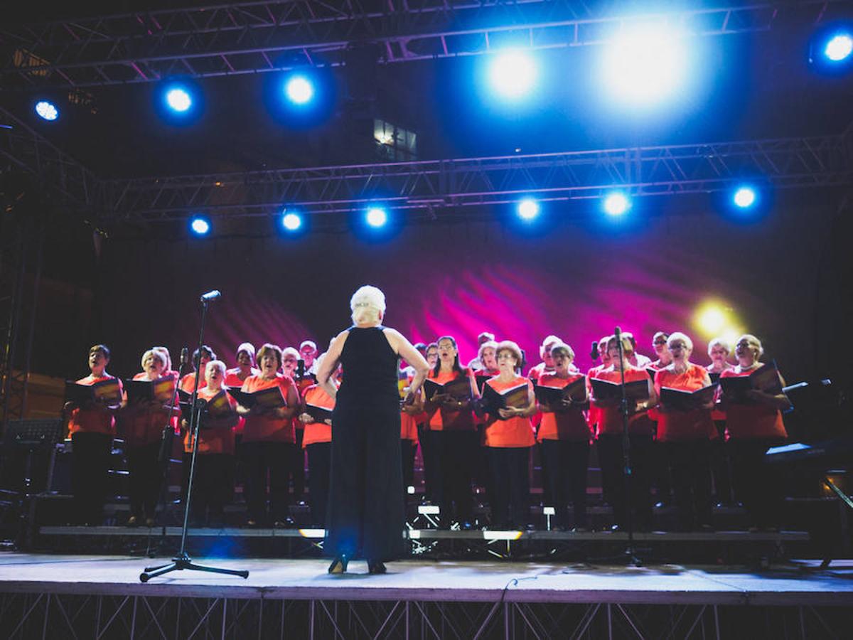 Nueve mil almas a ritmo de Habaneras en Torrevieja