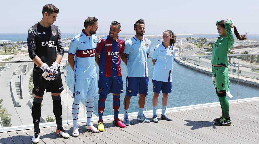 Fotos de la presentación de las equipaciones del Levante