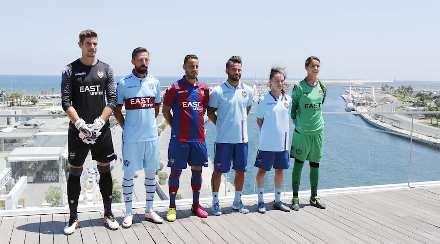 Fotos de la presentación de las equipaciones del Levante