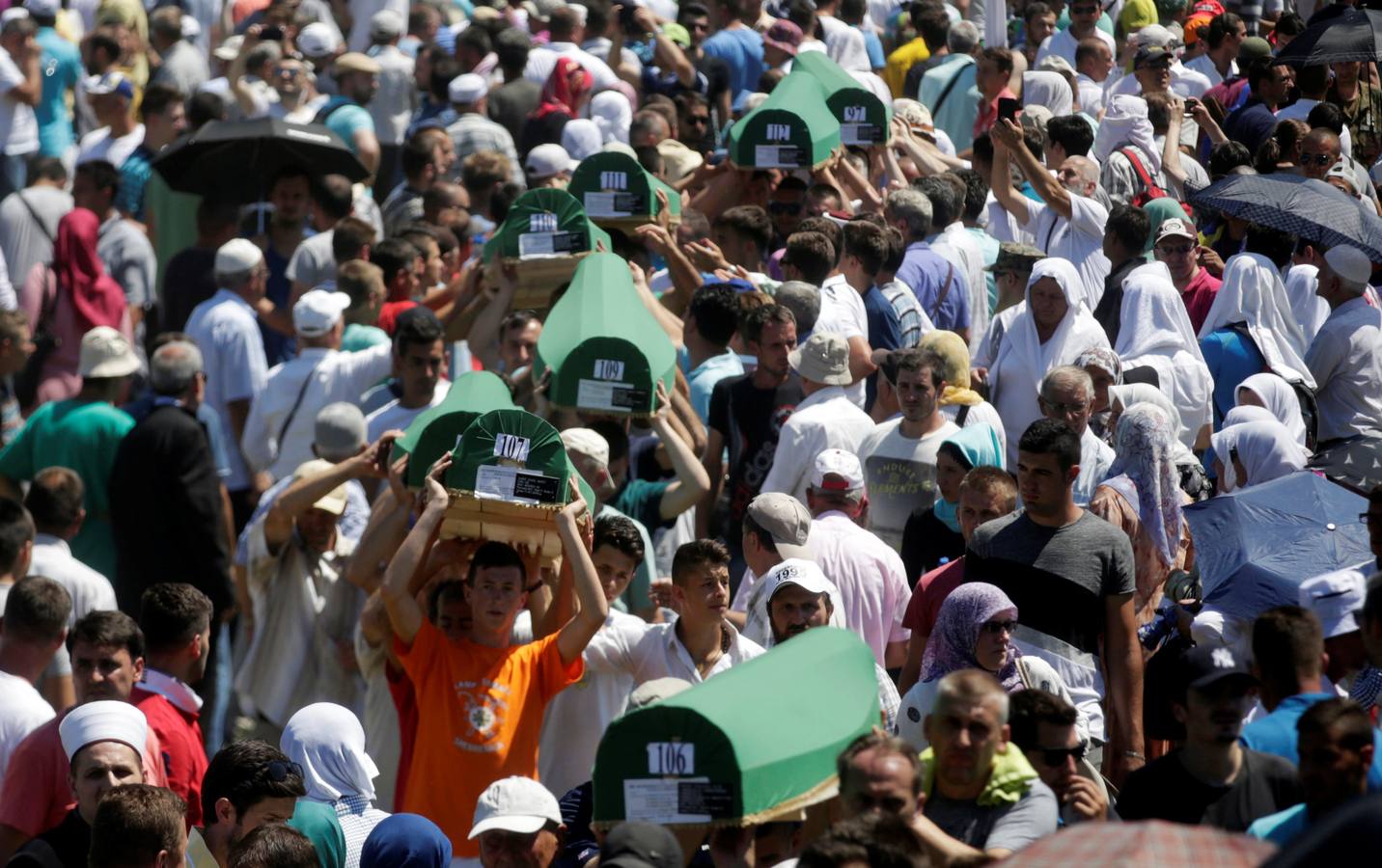 Fotos del 21 aniversario de la matanza de Srebrenica