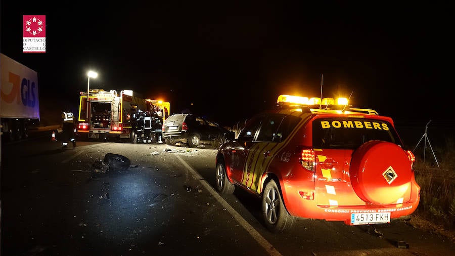 Un muerto y dos heridos graves al chocar un todoterreno y dos furgonetas en Benlloch