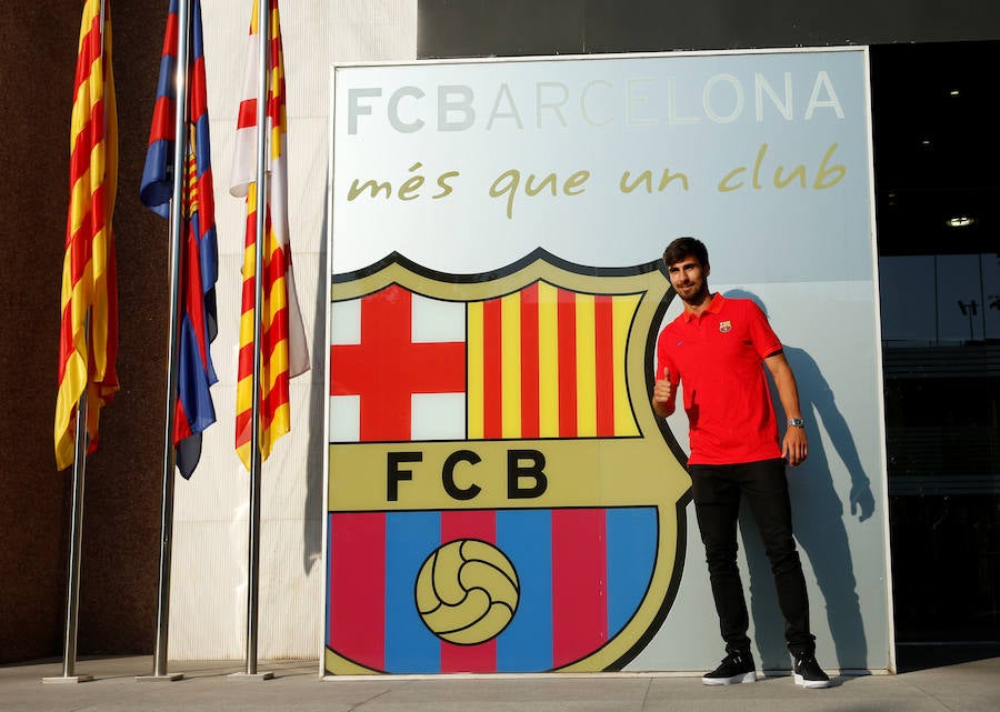 Fotos de la presentación del nuevo jugador del FC Barcelona, André Gomes