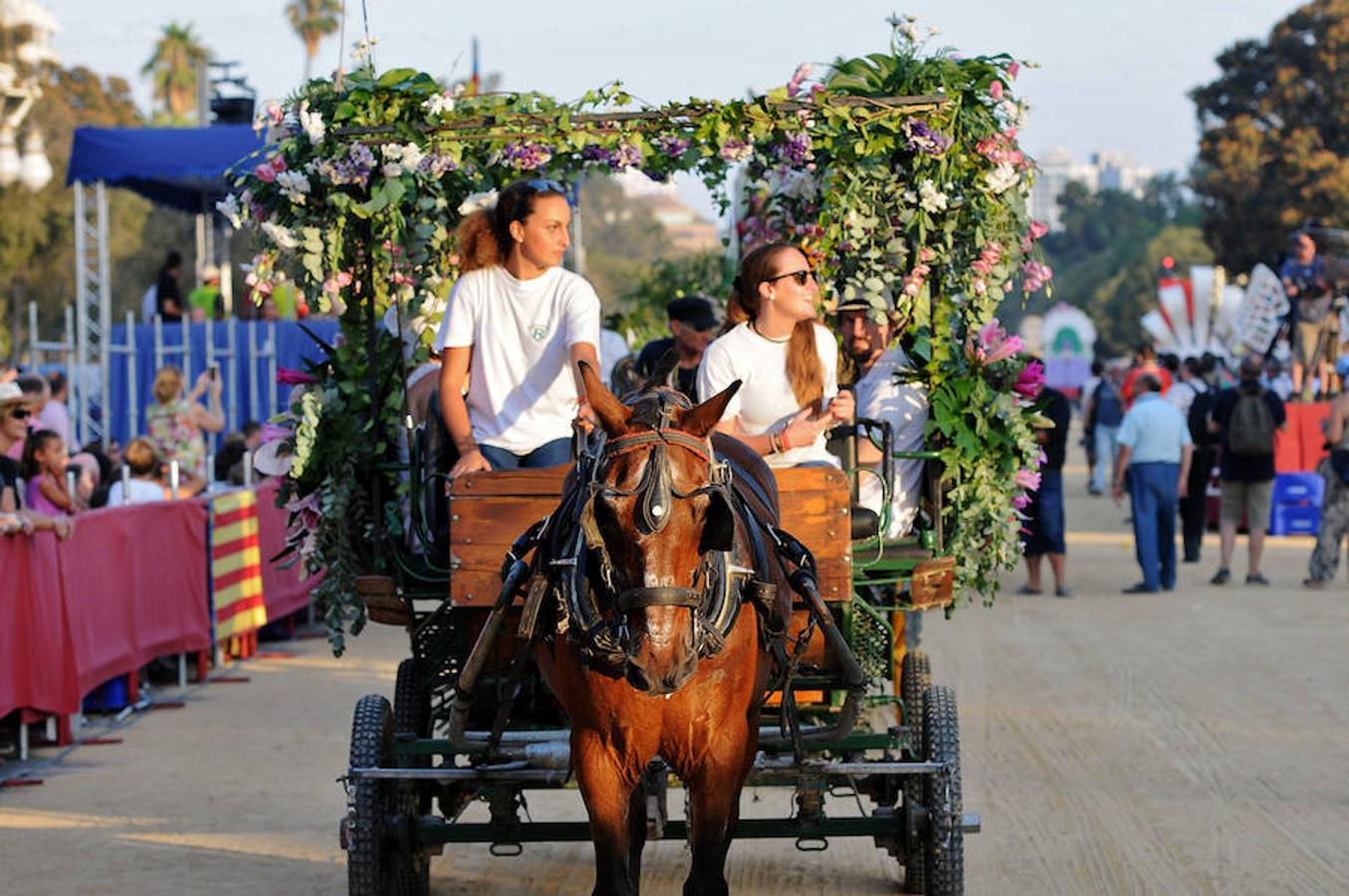 Fotos de la Batalla de Flores 2016 de la Feria de Julio de Valencia