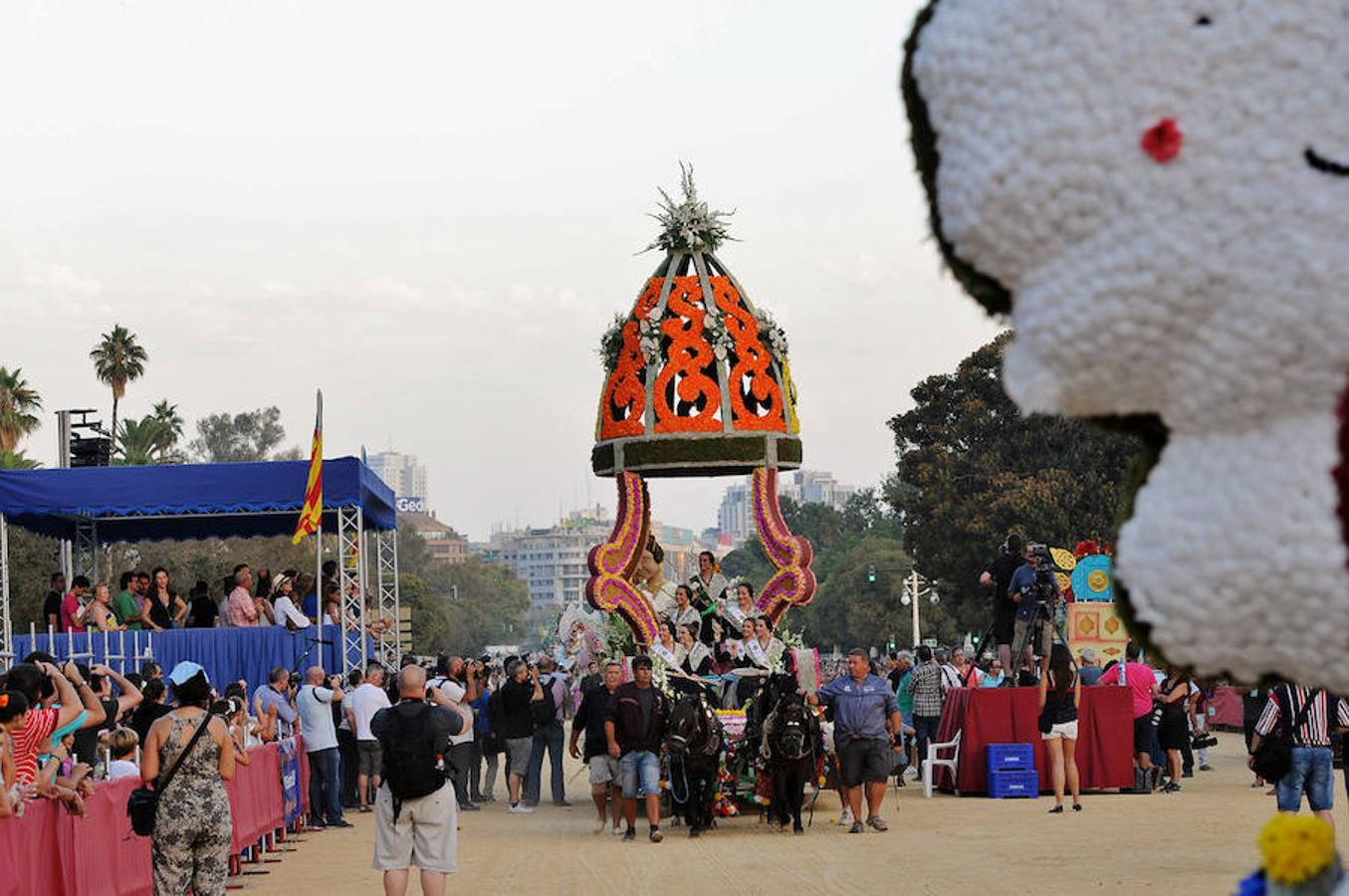 Fotos de la Batalla de Flores 2016 de la Feria de Julio de Valencia