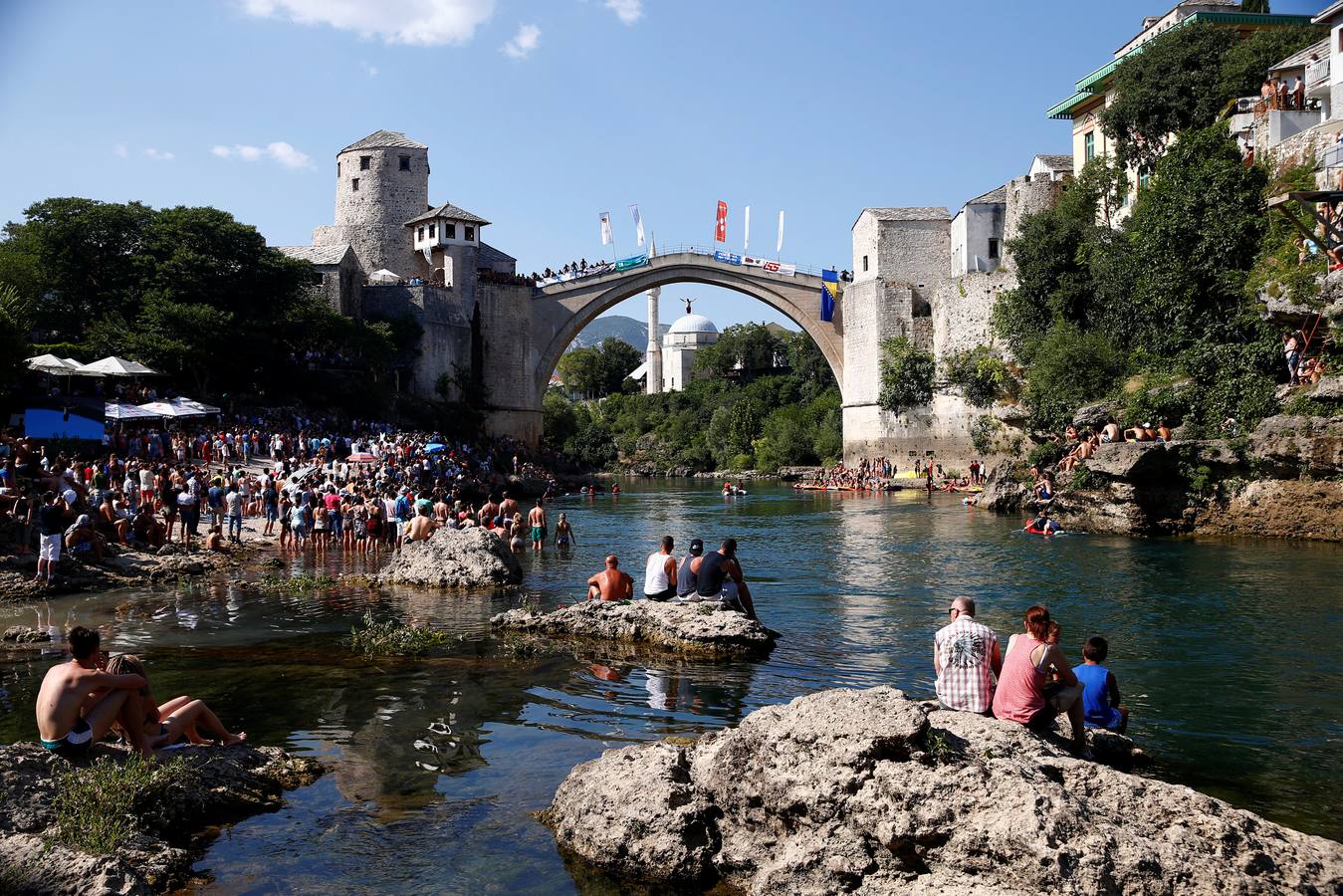 Fotos de los saltos desde el Puente Viejo de Mostar