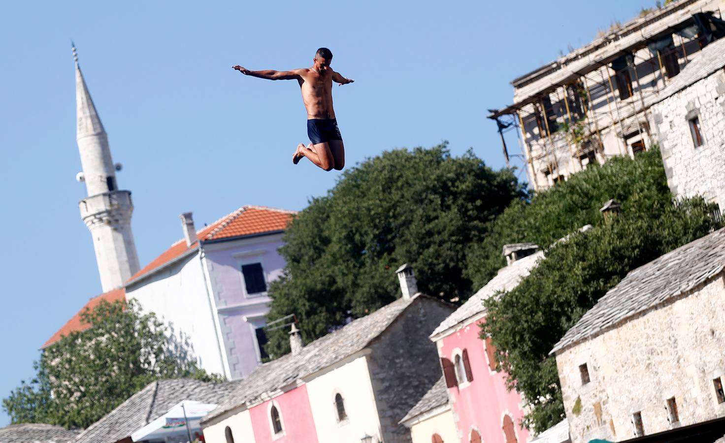 Fotos de los saltos desde el Puente Viejo de Mostar