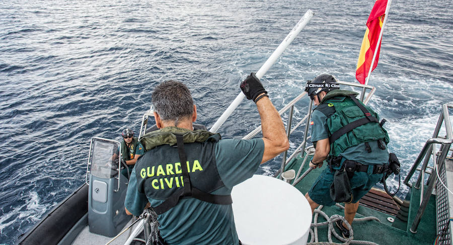 Moragues asiste a un dispositivo de control de embarcaciones en Alicante