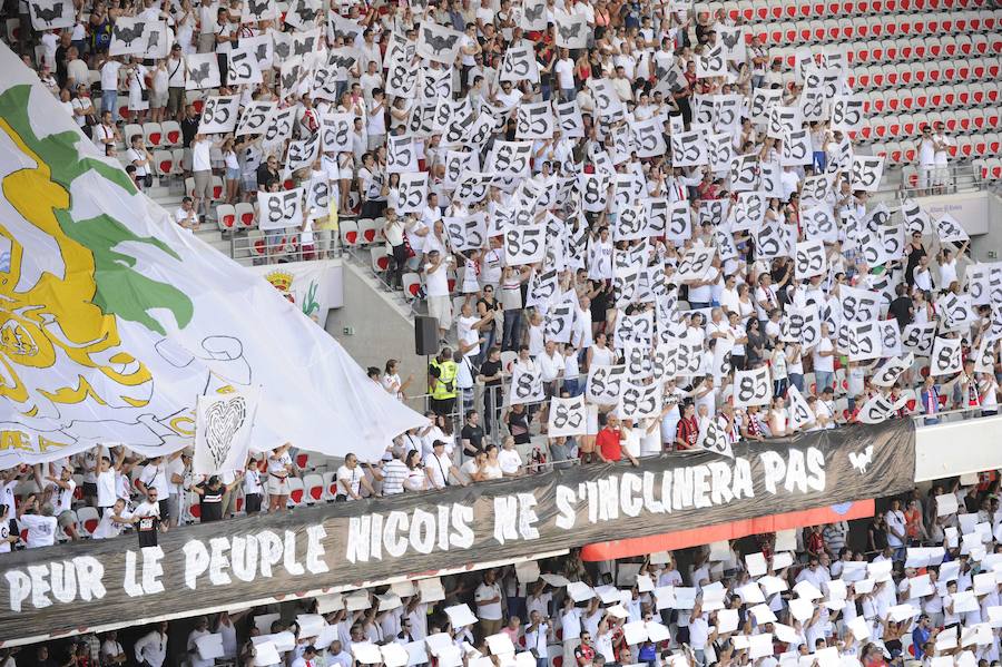 Fotos de las camisetas conmemorativas en Niza