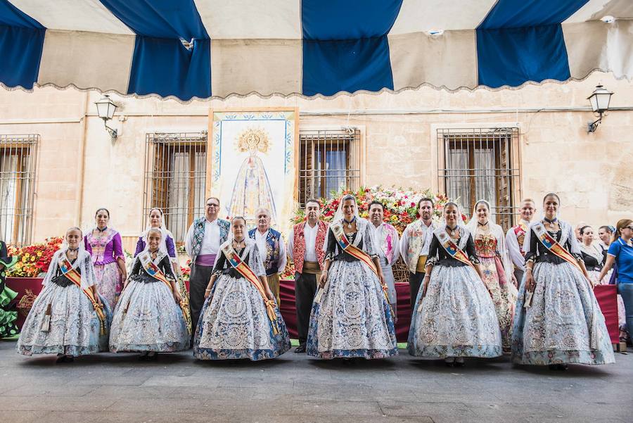 Procesión y coronación de la Virgen María