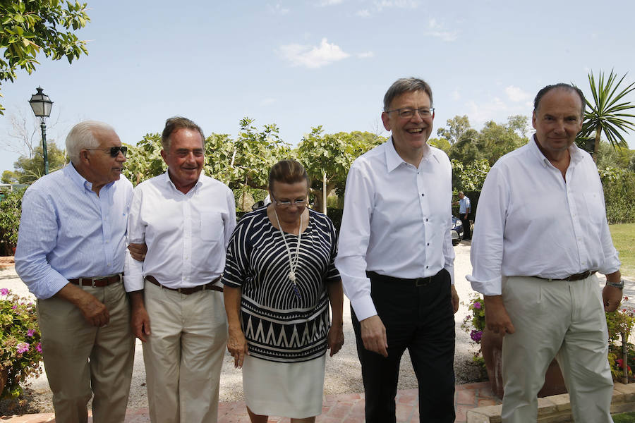 Fotos de Ximo Puig en la reunión con los empresarios valencianos