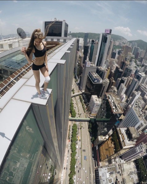 Los selfies extremos de Ángela Nikoláu