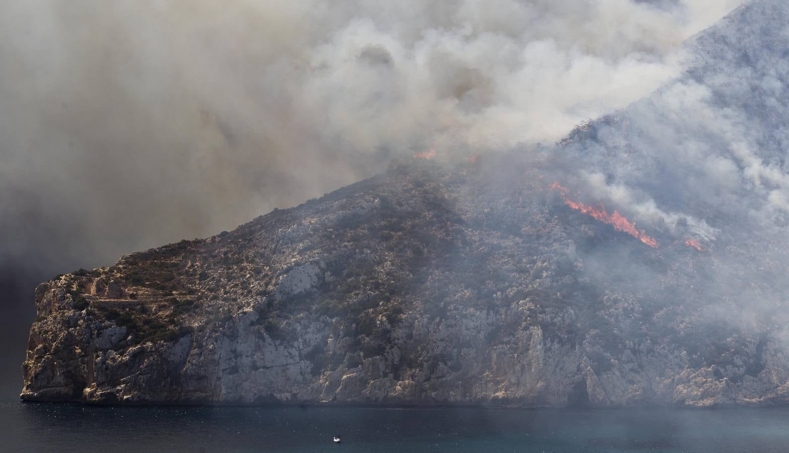 Fotos del incendio de la Granadella, en Xàbia y Benitatxell