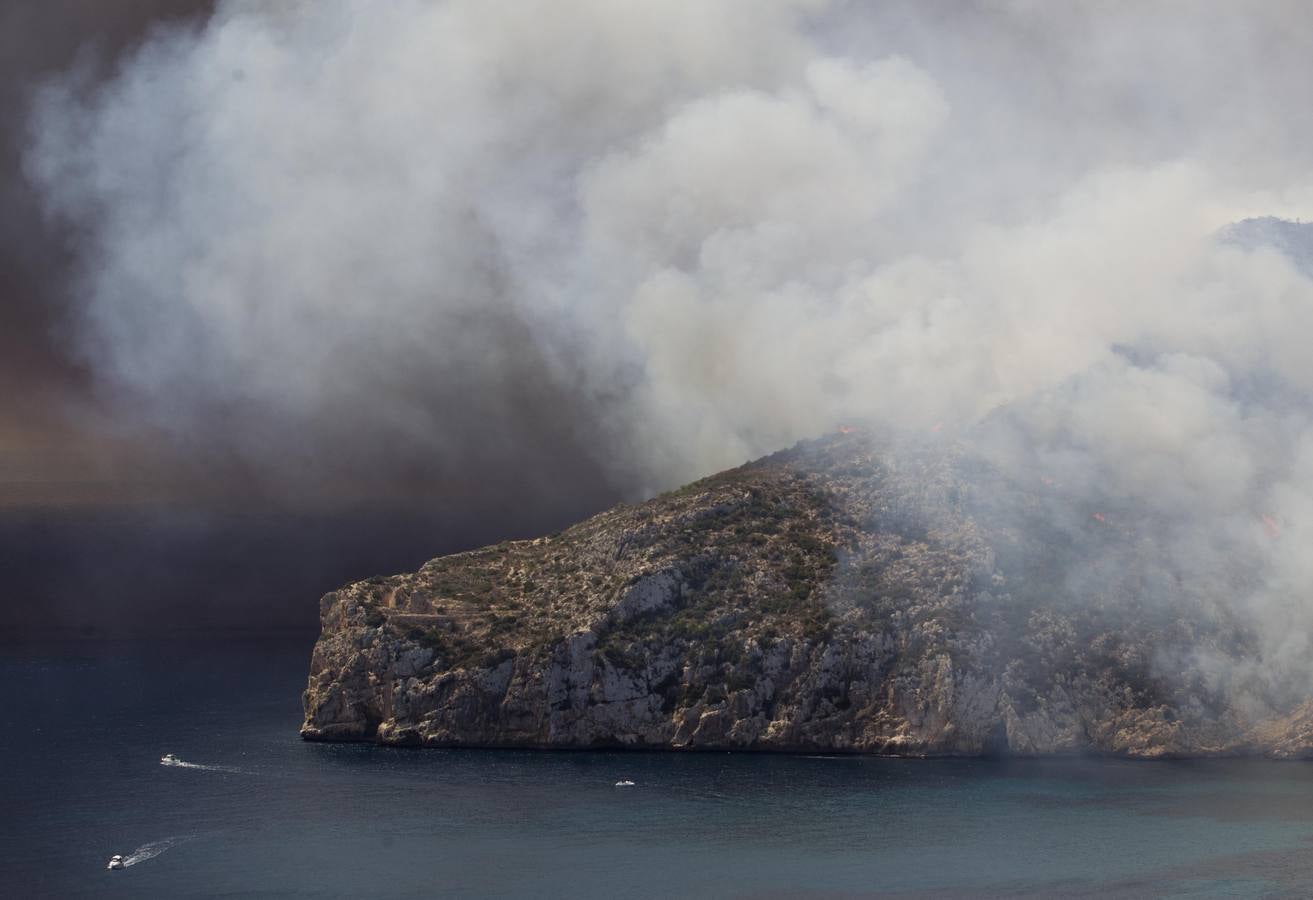 Fotos del incendio de la Granadella, en Xàbia y Benitatxell