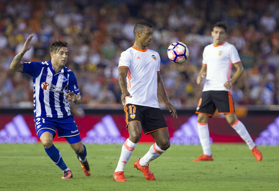 Las fotos de la victoria del Valencia ante el Alavés por 2-1