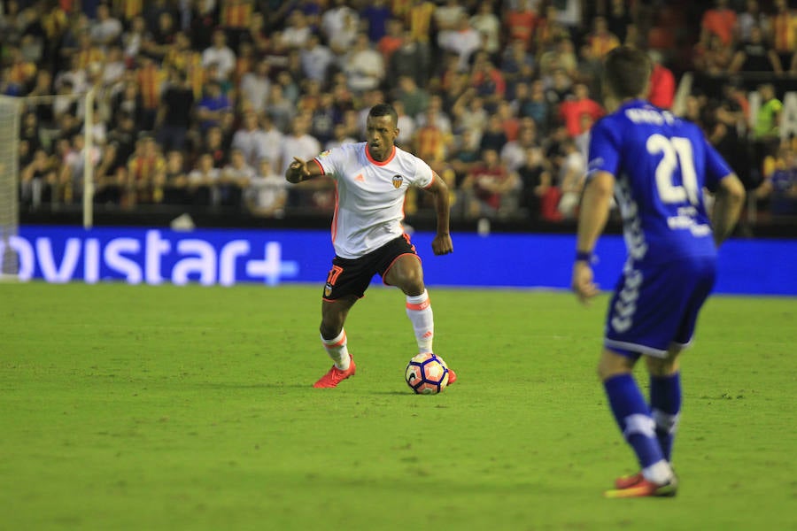 Las fotos de la victoria del Valencia ante el Alavés por 2-1