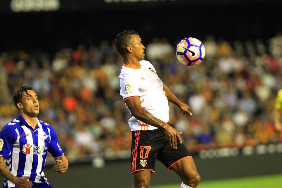 Las fotos de la victoria del Valencia ante el Alavés por 2-1