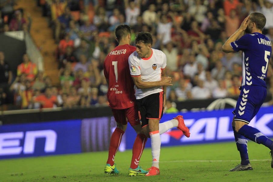 Las fotos de la victoria del Valencia ante el Alavés por 2-1