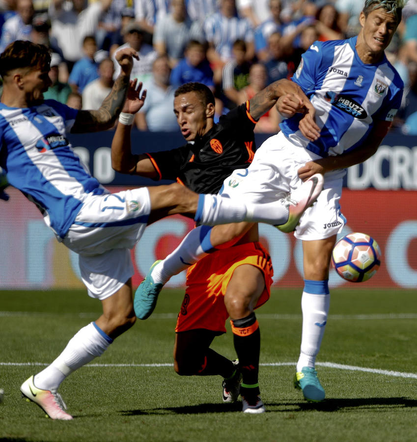 Las fotos de la victoria del Valencia en Butarque ante el Leganés (1-2)