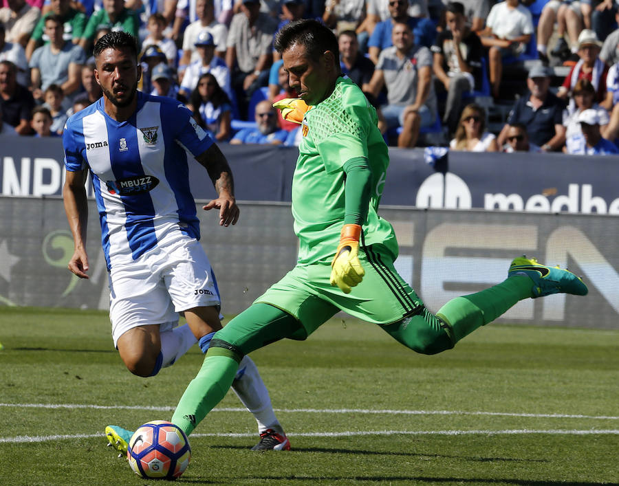 Las fotos de la victoria del Valencia en Butarque ante el Leganés (1-2)