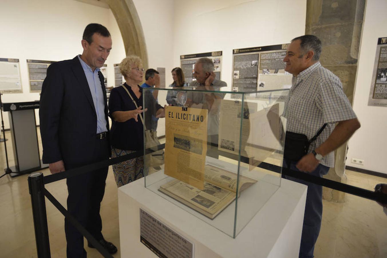 Inauguración de la exposición «180 años de la prensa en Elche»