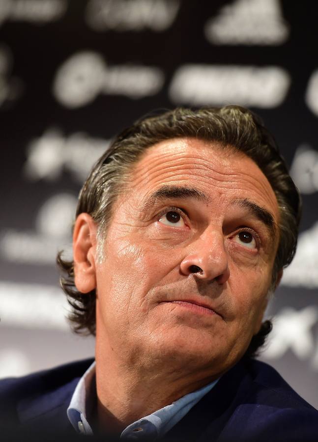 Las imágenes de Cesare Prandelli en su presentación como entrenador del Valencia