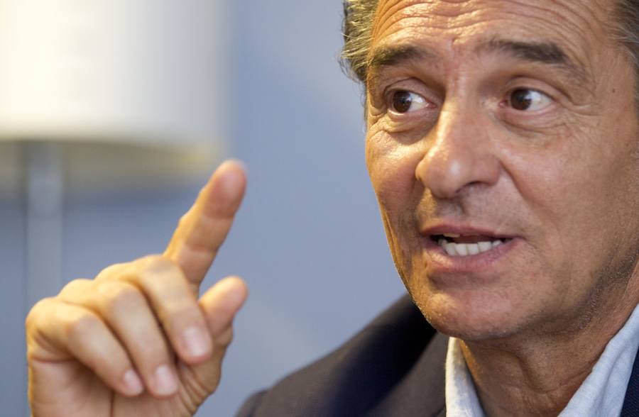 Las imágenes de la entrevista a Cesare Prandelli en Las Provincias